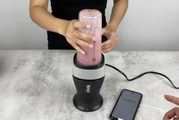 Ninja QB3001SS Fit Frozen Fruits Smoothie Video