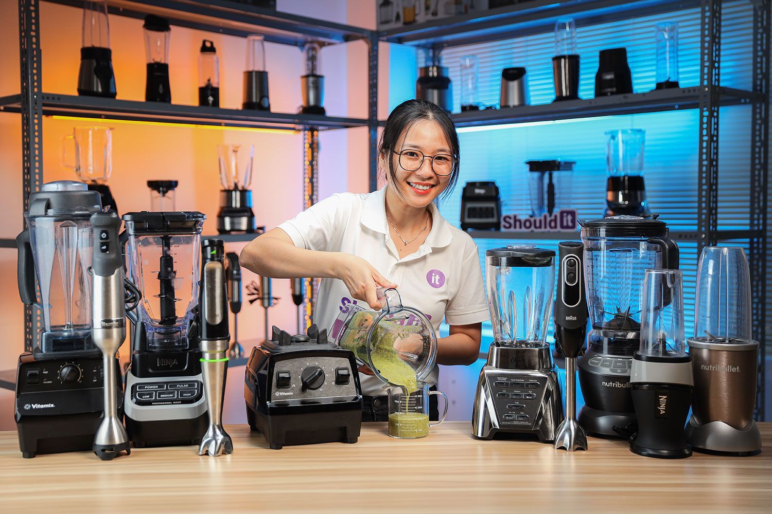 Tina Pham evaluates blenders of all types at Shouldit Lab