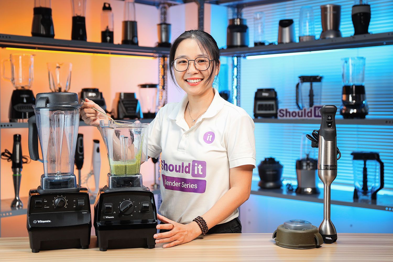 Tina Pham is testing Vitamix blenders at Shouldit Lab