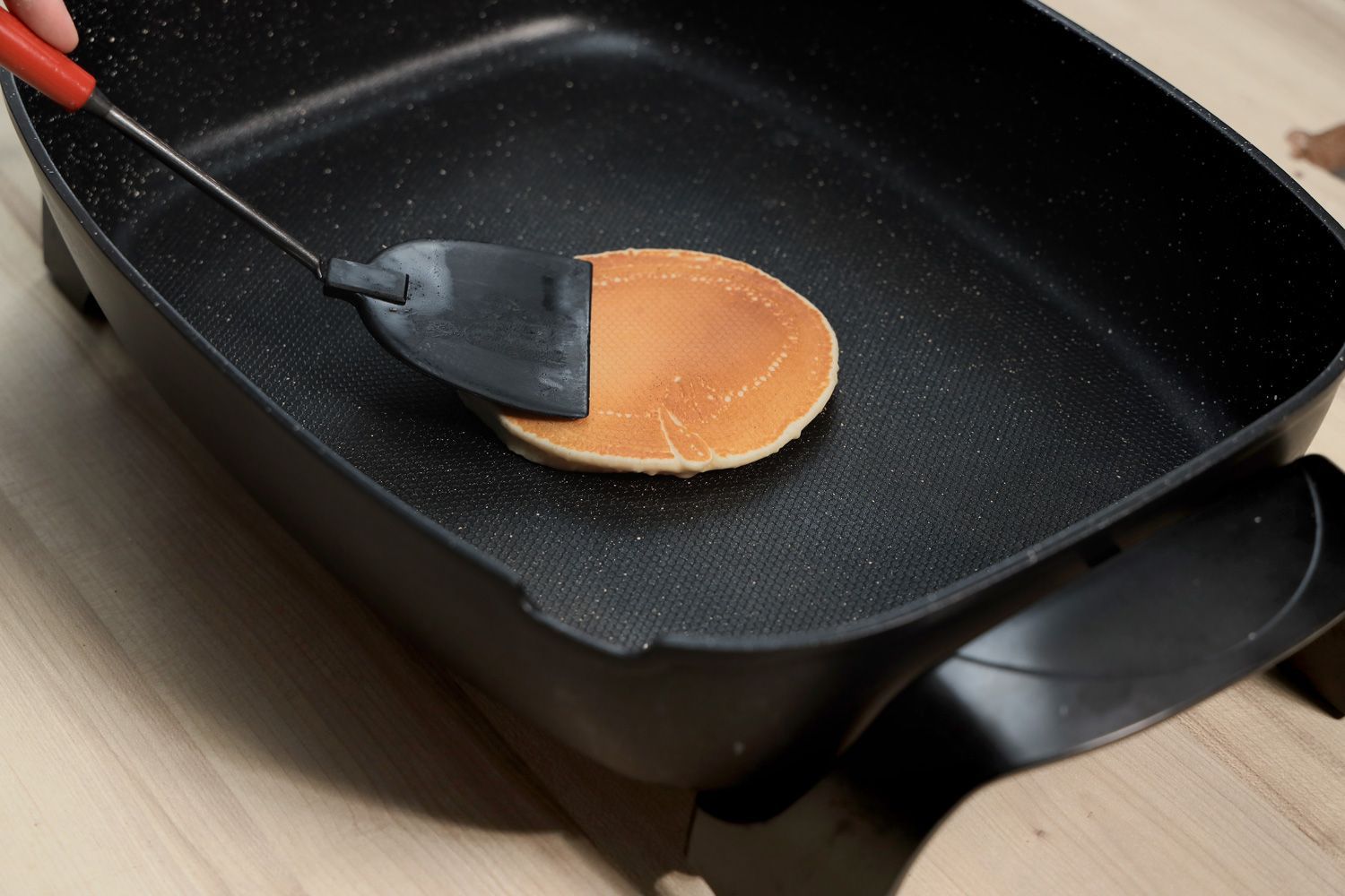 Elite Gourmet Electric Skillet EG-6203 Pancakes Test Result