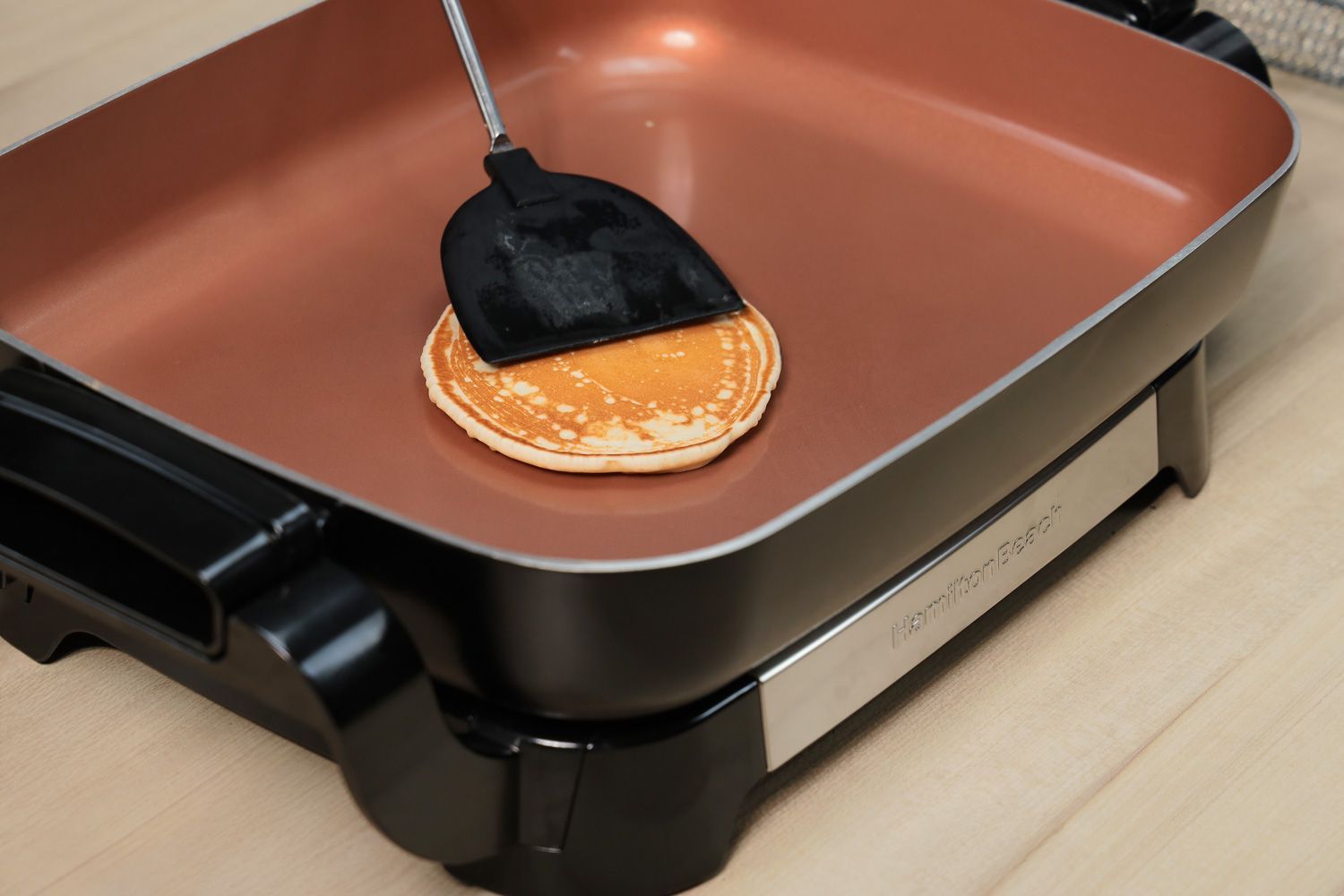 Hamilton Beach Electric Skillet 38529K Pancakes Test Result