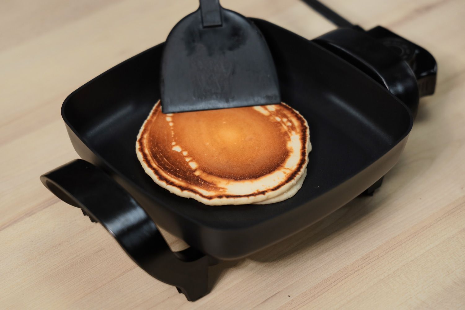 Nesco 8 inch Electric Skillet Pancakes Test Result