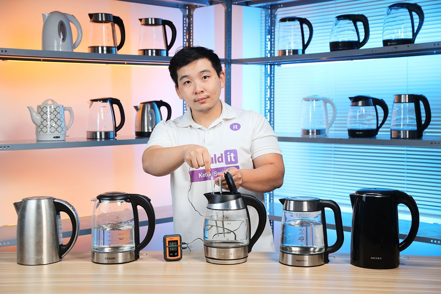 Alan Nguyen testing the electric kettles in the ShoudIt's Lab