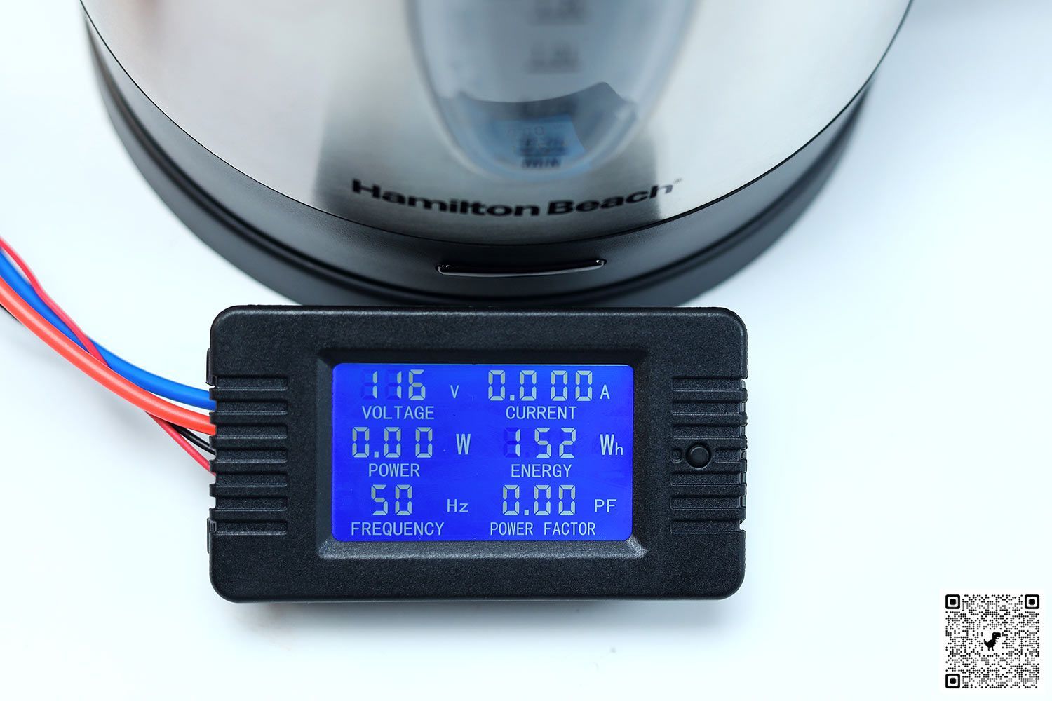 The power meter reads the energy consumption of the Hamilton Beach Stainless Steel Electric Kettle (40880) to be 152 Wh.