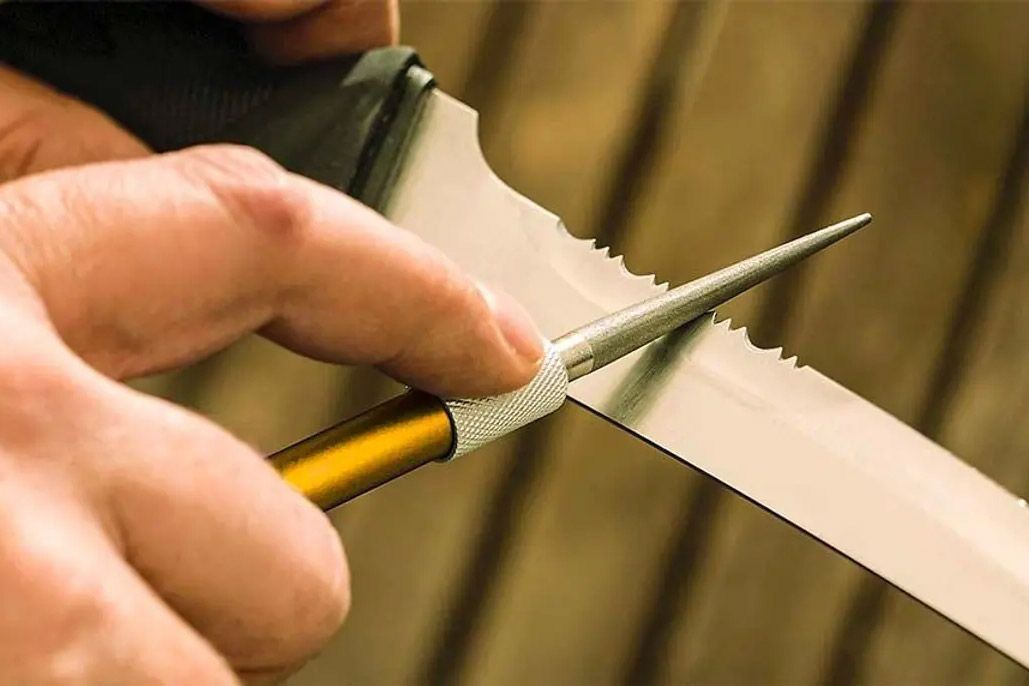 How to Sharpen a Serrated Knife