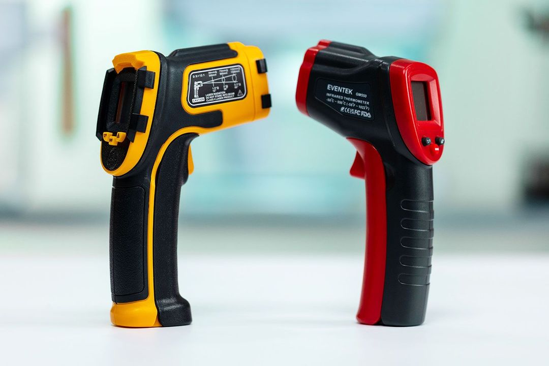 SOVARCATE HS960D Manual vs Eventek ET312 Infrared Thermometer Sideby