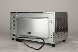 The back and left sides of the Hamilton Beach 31401 have air ventilation holes. The back has a power cord and one buffer.