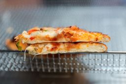 Cuisinart TOA-70 Pizza 2