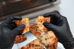 Cuisinart TOA-70 Pizza 3