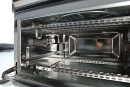 Cuisinart TOA-70 Interior 2
