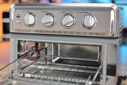 Cuisinart TOA-70 Interior 3