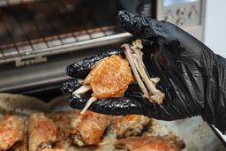 Breville BOV450XL Mini Smart Roasted Chicken Wings 4