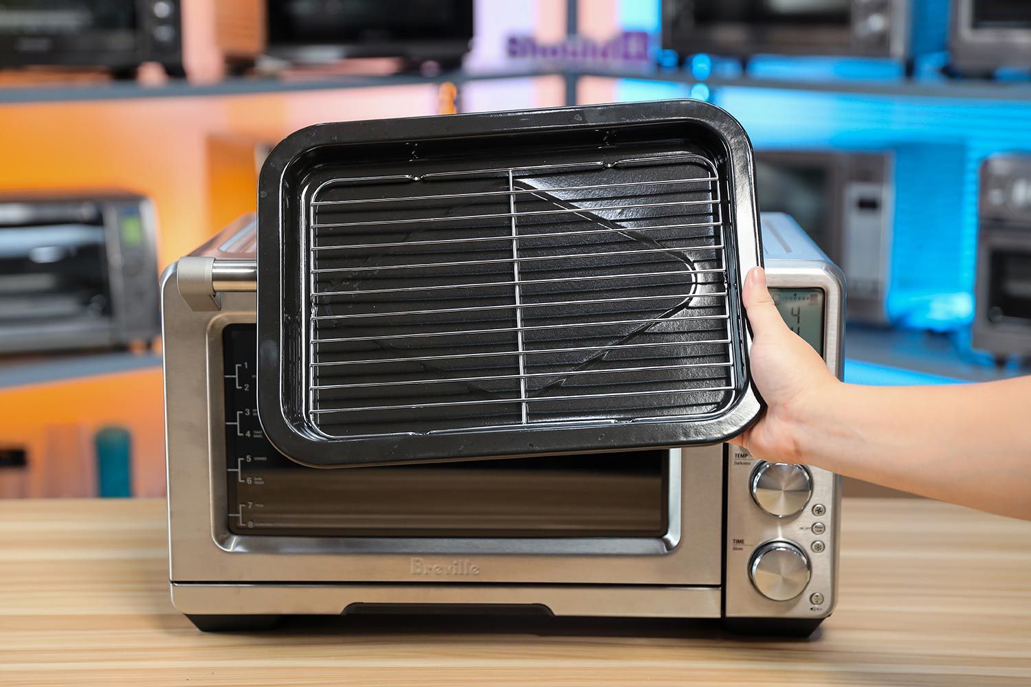 The baking pan of the Breville BOV900BSS Smart Oven Air Fryer