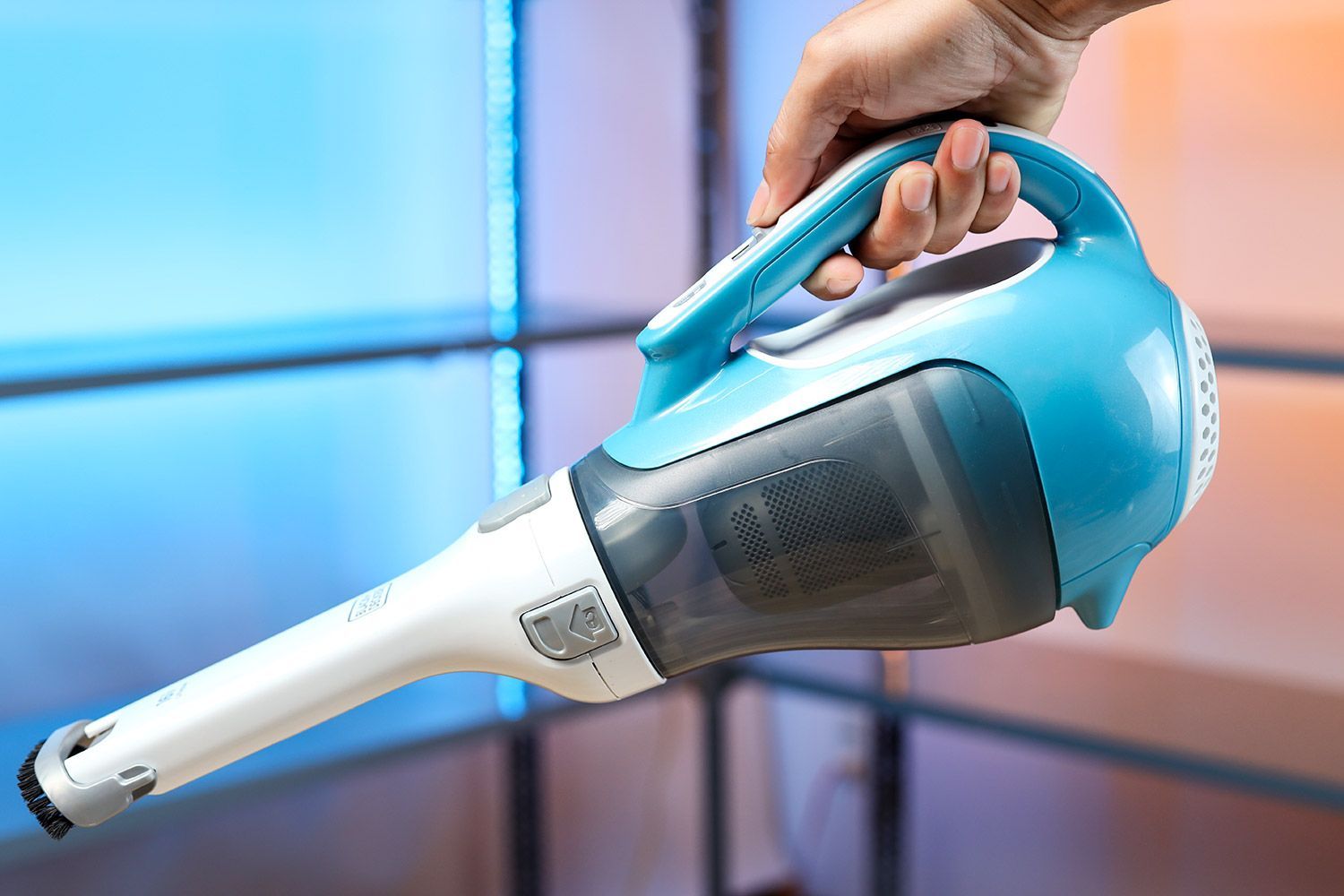 BlackDecker AdvancedClean Swivel Handheld Vacuum Handling