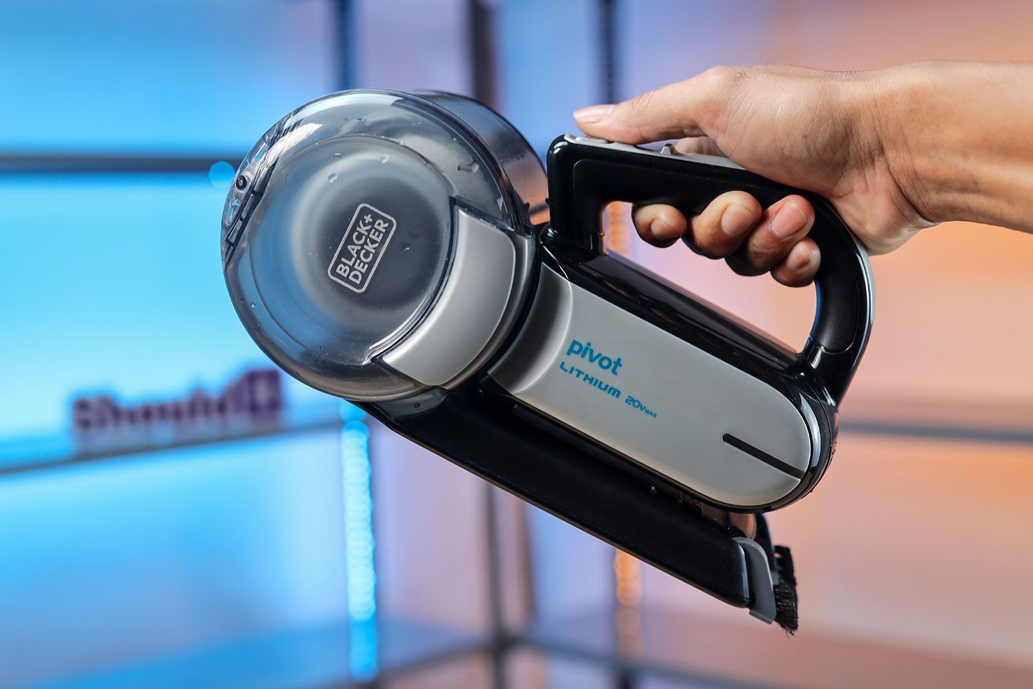BLACKDECKER Pivot Vac BDH2000PL Handheld Vacuum Handling