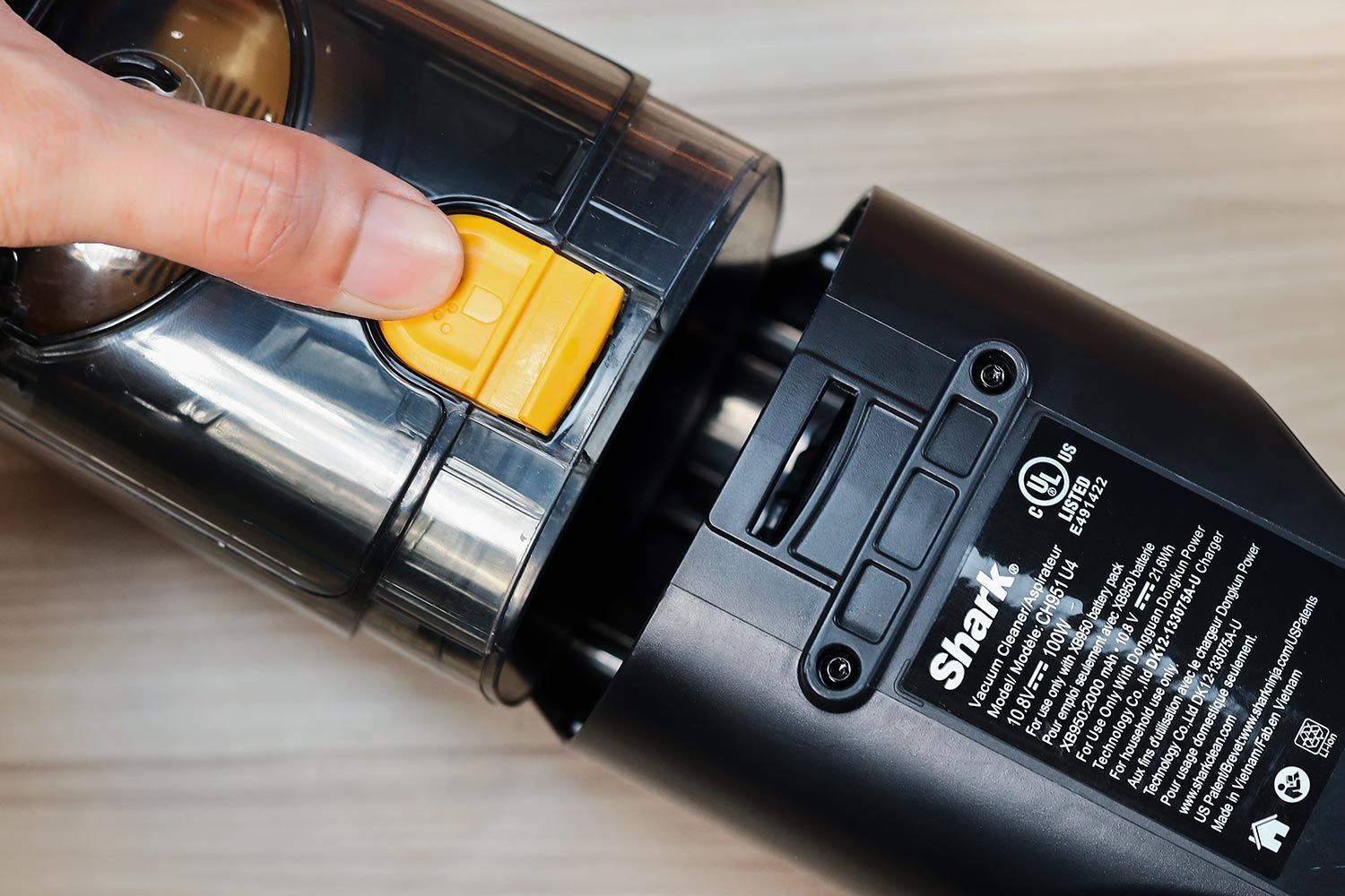 Shark UltraCyclone Pet Pro Handheld Vacuum Ease of Use 1