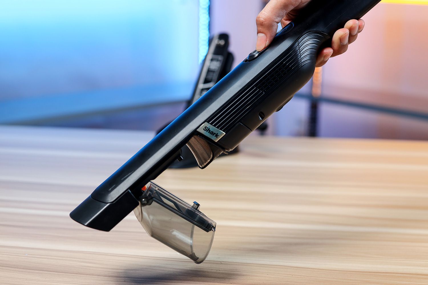 Shark WANDVAC Cordless Handheld Vacuum Ease of Use 1