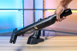 Shark WANDVAC Cordless Handheld Vacuum Handling