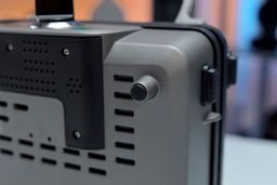 Cuisinart WAF 300P1 Build Quality 3