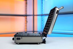 Cuisinart WAF 300P1 Build Quality 5