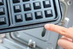 Cuisinart WAF 300P1 Waffle Plates 2