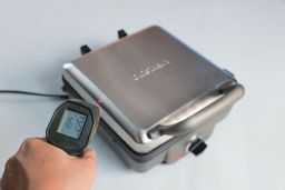 Cuisinart WAF 300P1 Safety