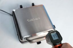 Cuisinart WAF 300P1 Safety 2