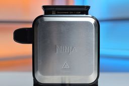 Ninja BW1001 NeverStick PRO Build Quality 3