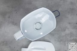 The Brita Everyday’s reservoir from above, with the lid next to it