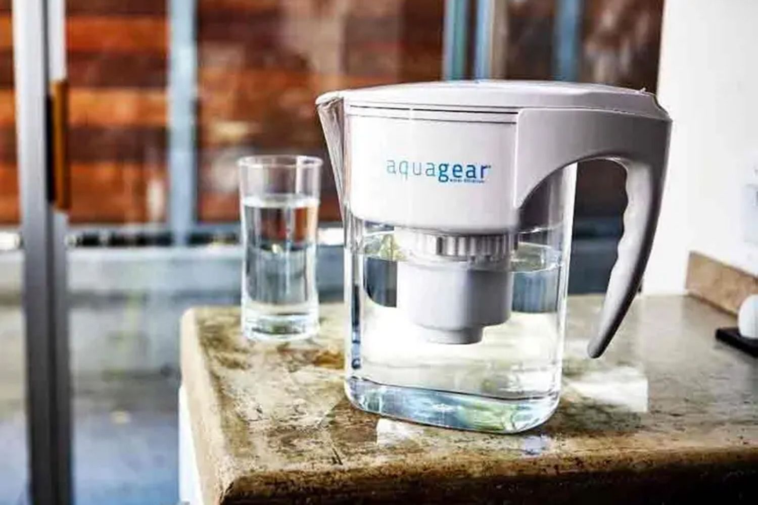 A water filter pitcher