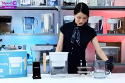 Waterdrop Chubby 10-Cup Water Filter Pitcher Chlorine Test