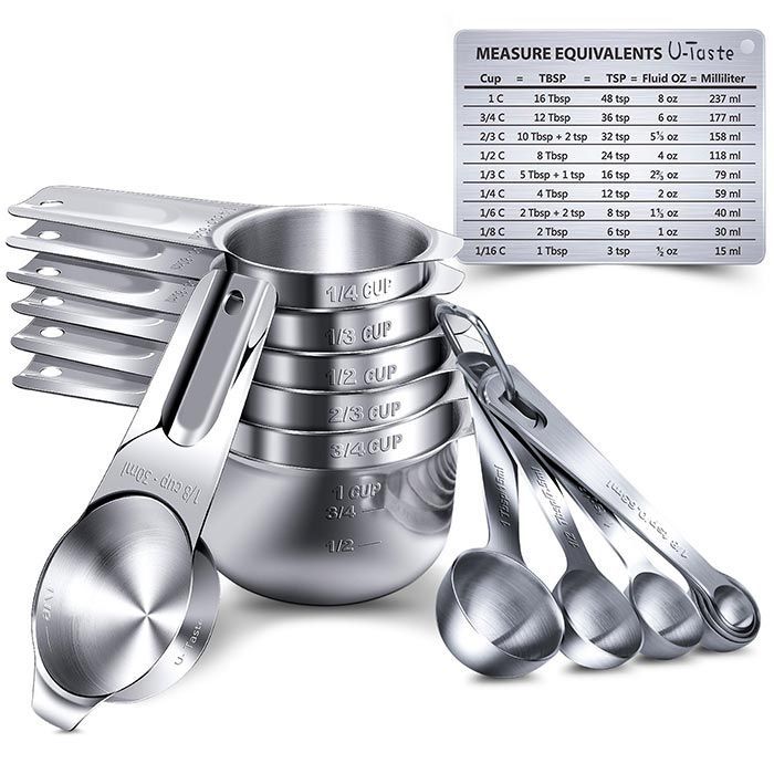 Measuring cups and spoons