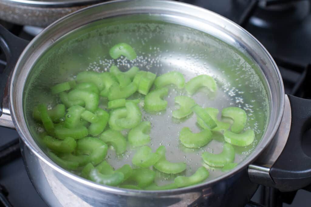 How to Freeze Celery