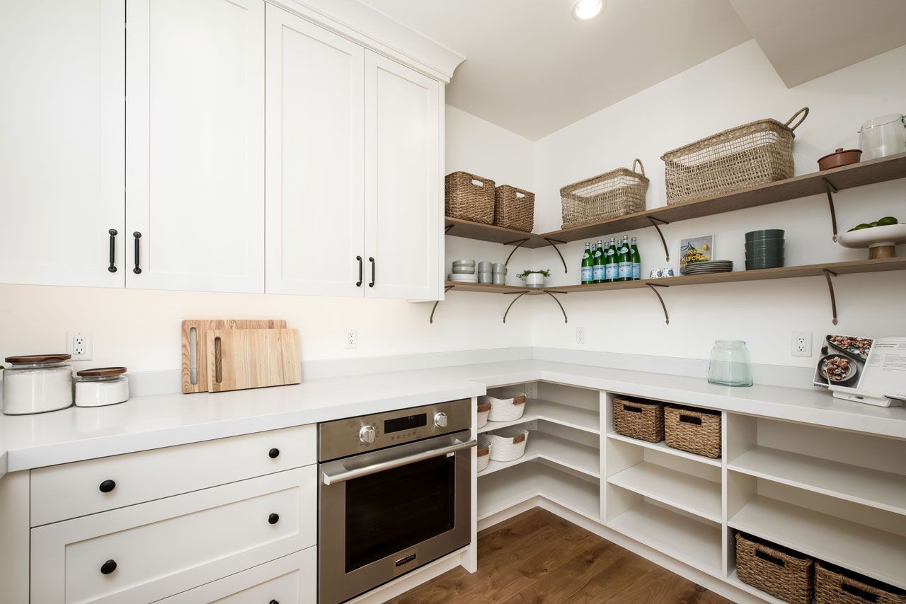 Baskets In Modern Country Kitchen Idea