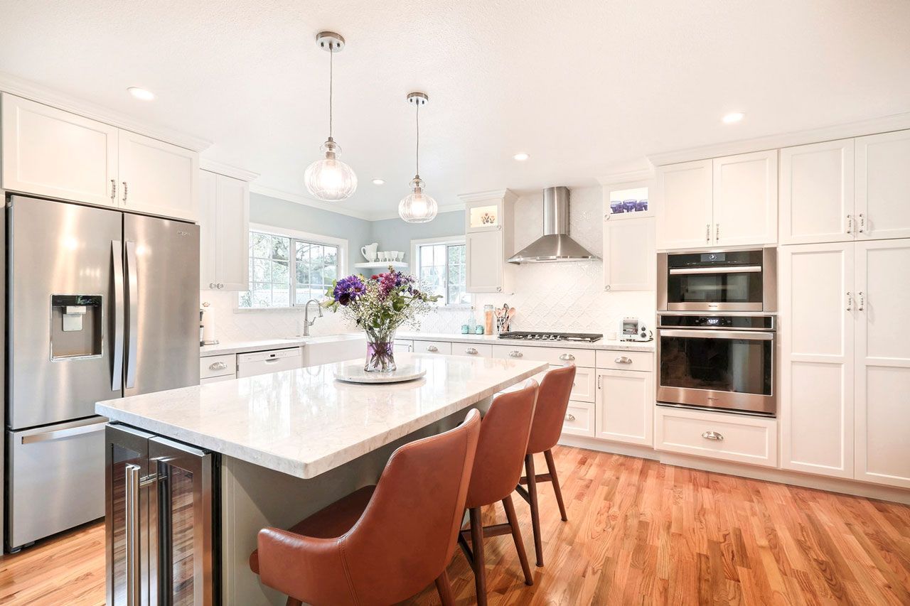 Example of an L-shaped kitchen