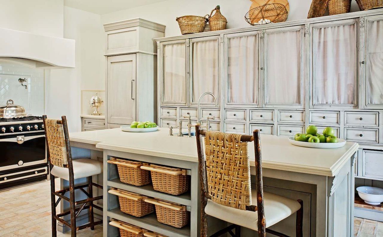 Old-World Decors Rustic Kitchen Ideas